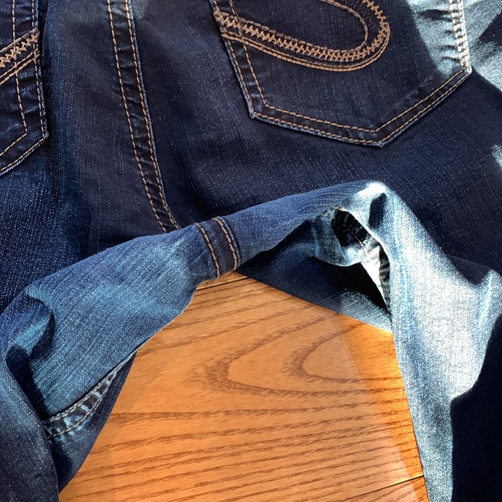 Silver Suki mid straight 18 x 32” jeans in GUC - Picture 8 of 8